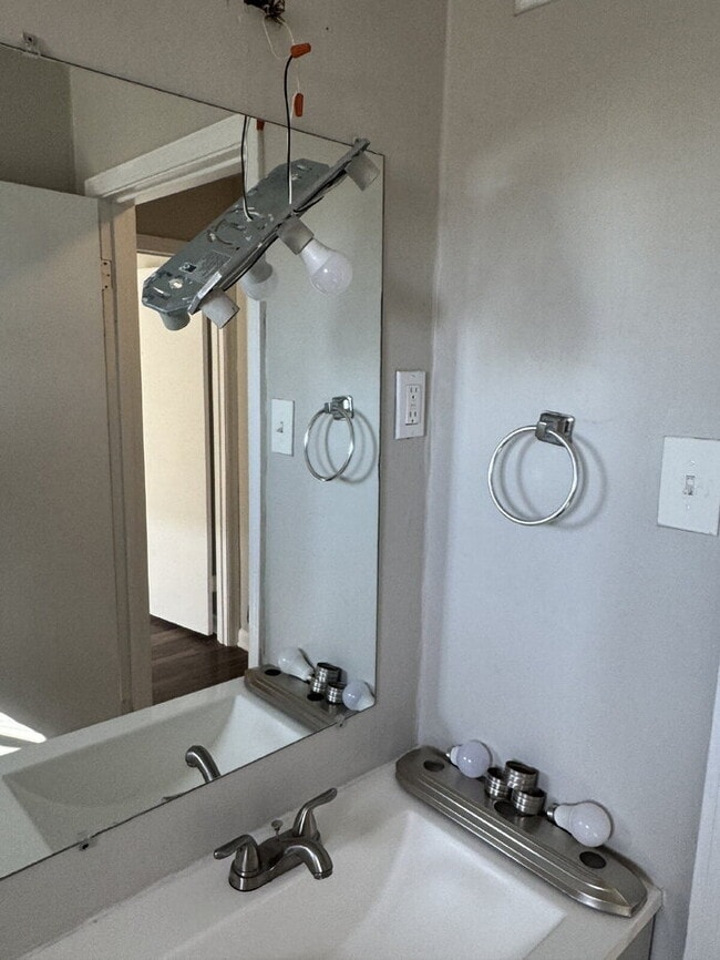 Building Photo - 2195 Cassie Ave