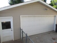 Building Photo - 3 BEDROOM | 2 BATH | DOUBLE CAR GARAGE | W...