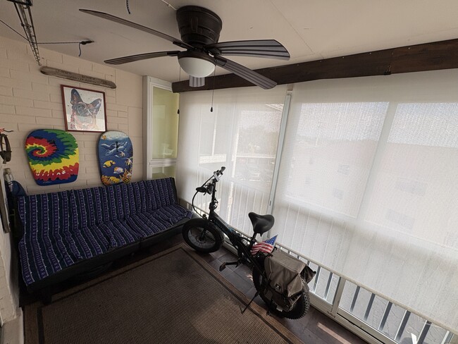 Building Photo - 200 The Esplanade N