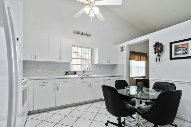 Building Photo - 3852 Wendy Anne Cir