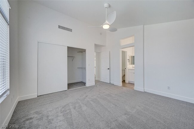 Building Photo - 242 Farlin Cir