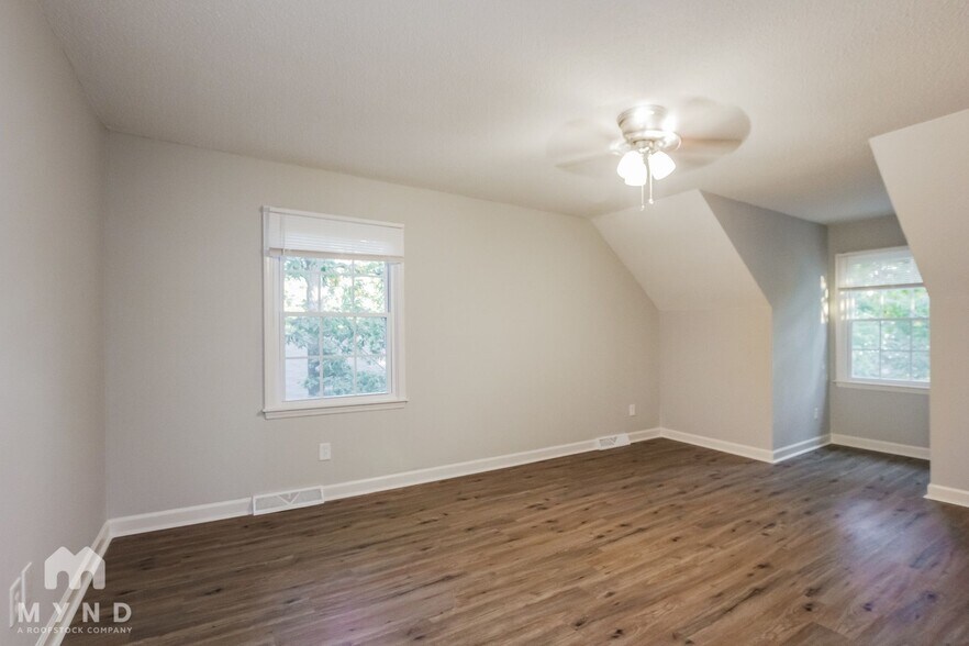 Building Photo - 7904 Red Lantern Rd