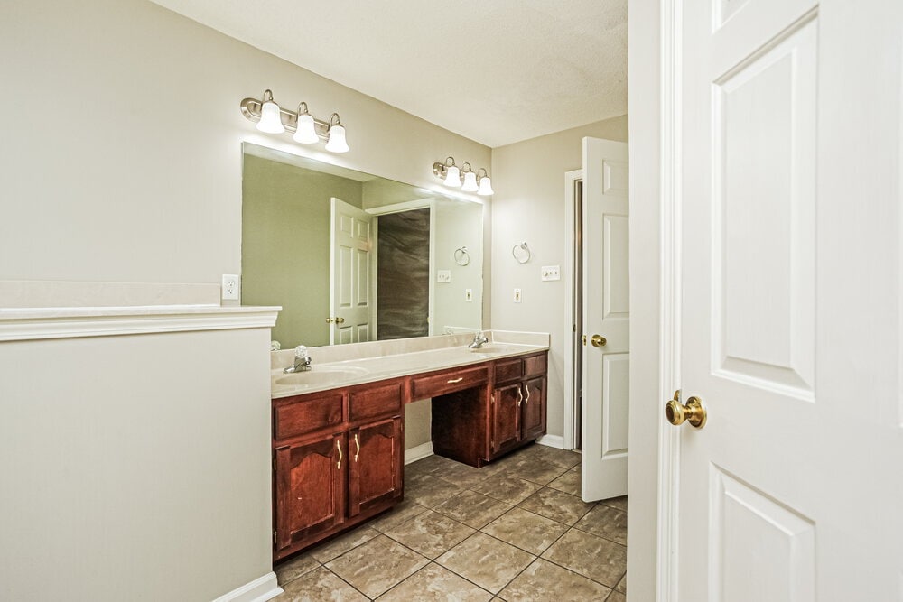 Building Photo - 8893 Wenham Cove E