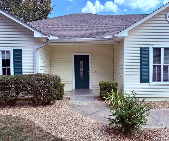 Building Photo - 587 Long Beach Dr