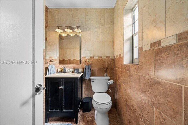 Building Photo - 555 NE 73rd St