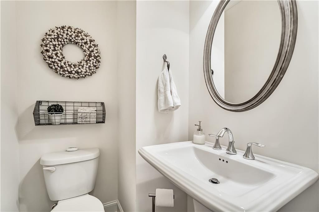 Building Photo - 7940 Willoughby Ct