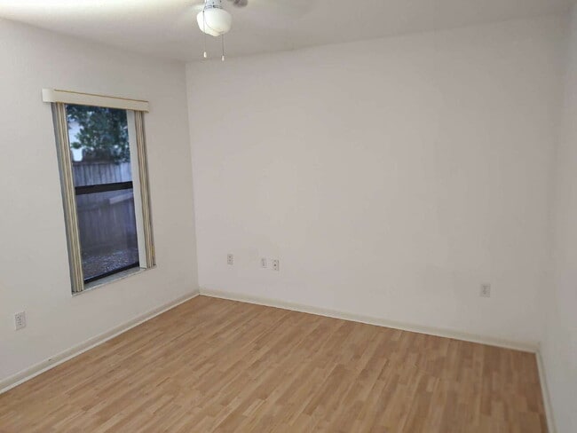 Building Photo - 2 bedroom home For rent