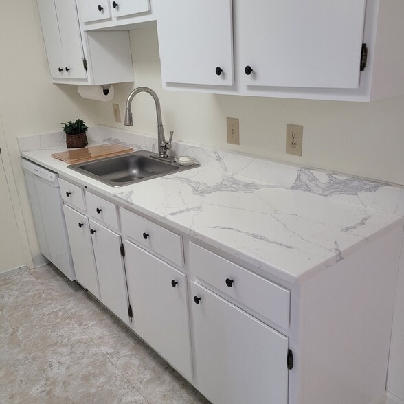 Kitchen w Dishwasher - 48 Silver Hill Ln