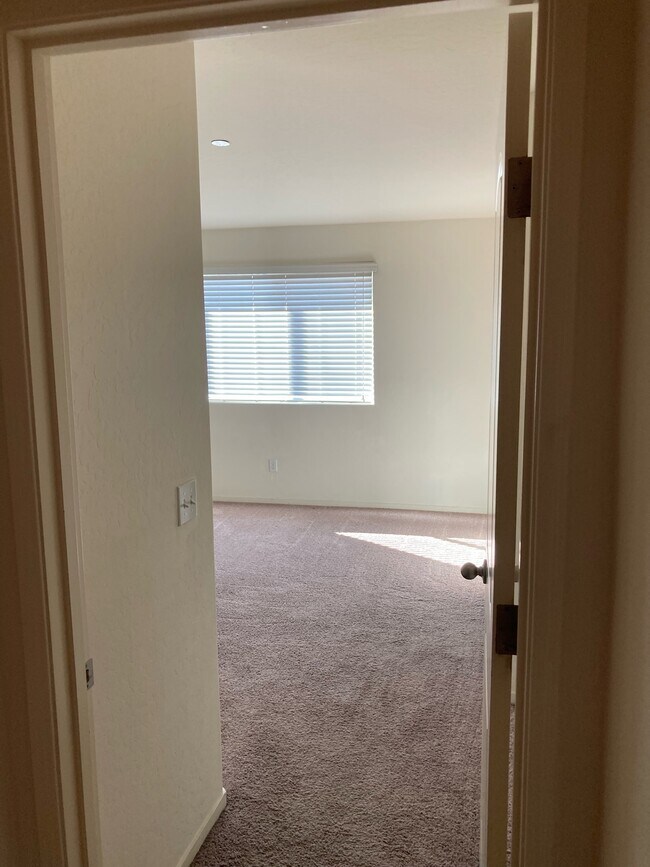 Building Photo - 1527 Virmargo St