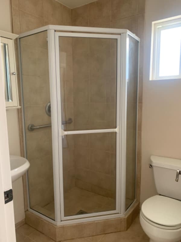 Building Photo - 1042 Squirrel Ln