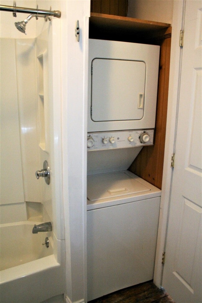 washer/dryer - 16 East Gorgas Lane