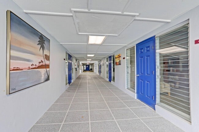 Building Photo - 2680 Barkley Dr W