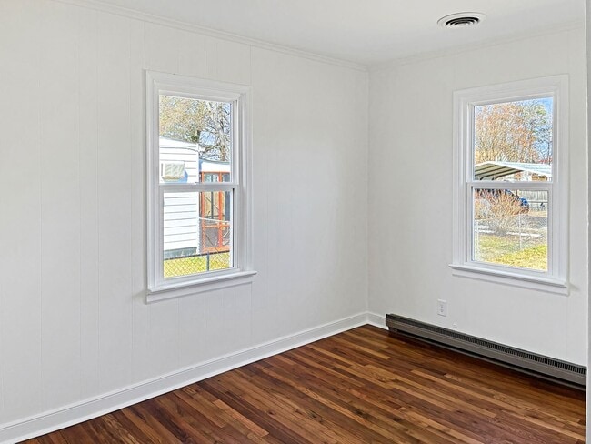 Building Photo - Adorable, Newly Remodeled Home in Henrico