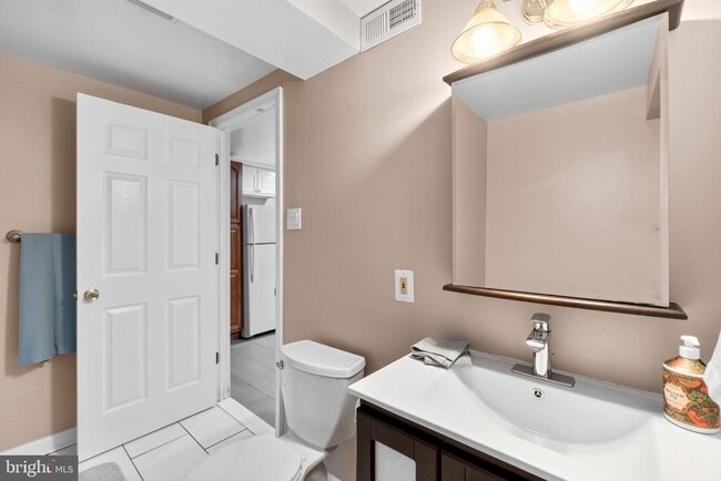 Building Photo - 1625 Old Annapolis Rd