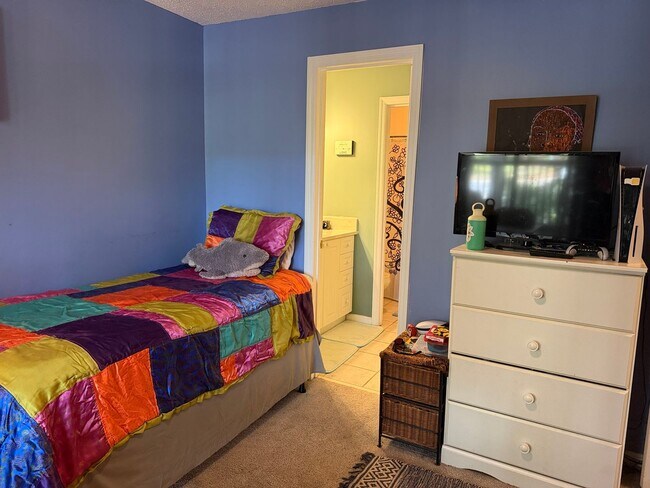 Building Photo - Unfurnished Two Bedroom Brighton Bay Villa with Garage!