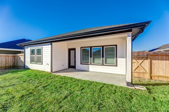 Building Photo - 31719 Kellan Grv Ct