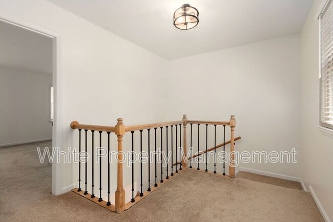 Building Photo - 9123 Kings Canyon Dr