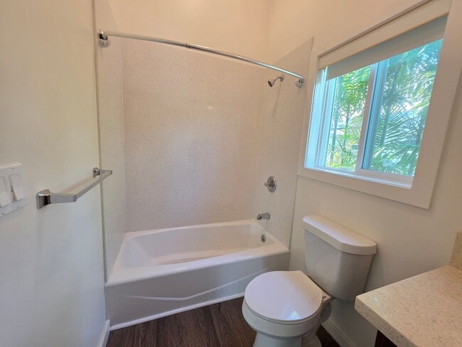 Building Photo - Spacious 2 bedroom, 2 bath with 2 parking unit in Kailua