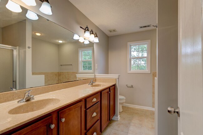 Building Photo - 791 Colin Ct