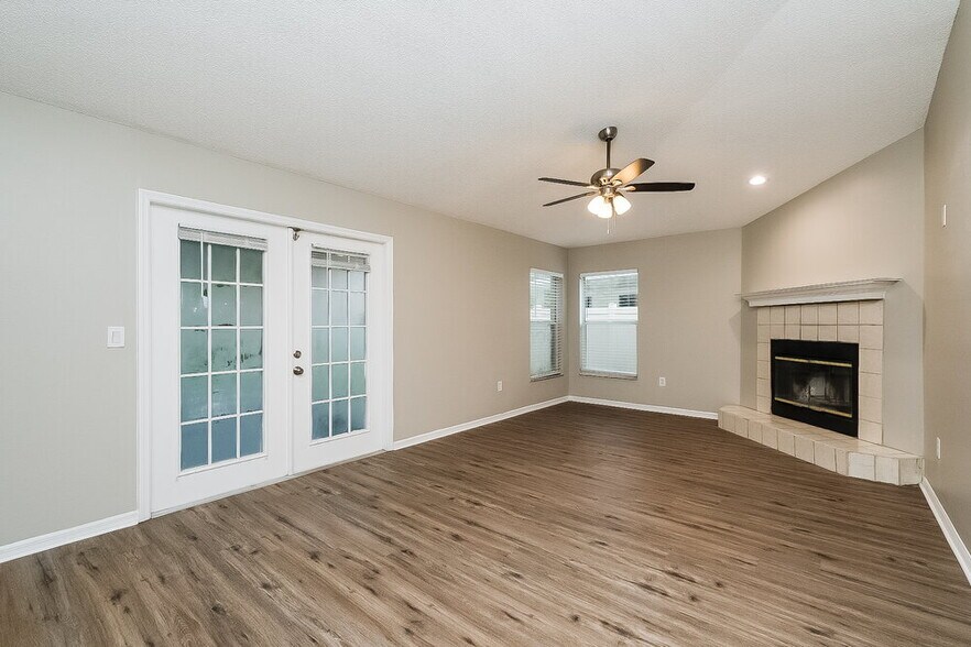 Building Photo - 28507 Tall Grass Dr
