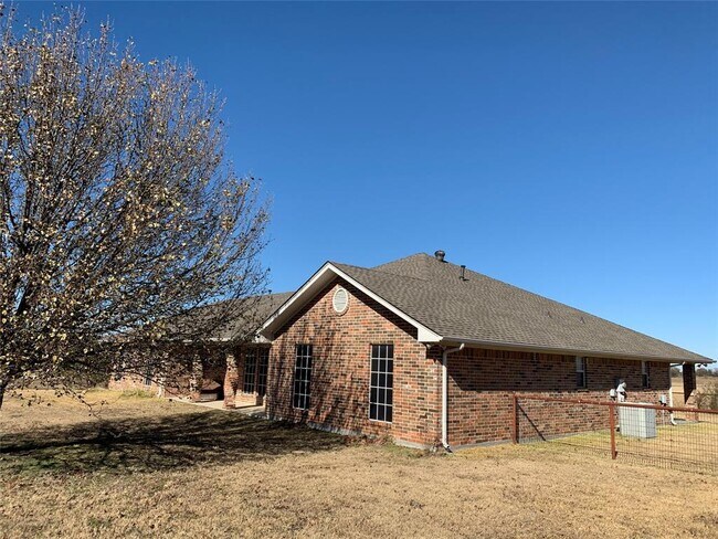 Building Photo - 2624 SW Hulen St