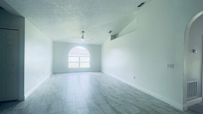 Building Photo - 729 Del Rio Way