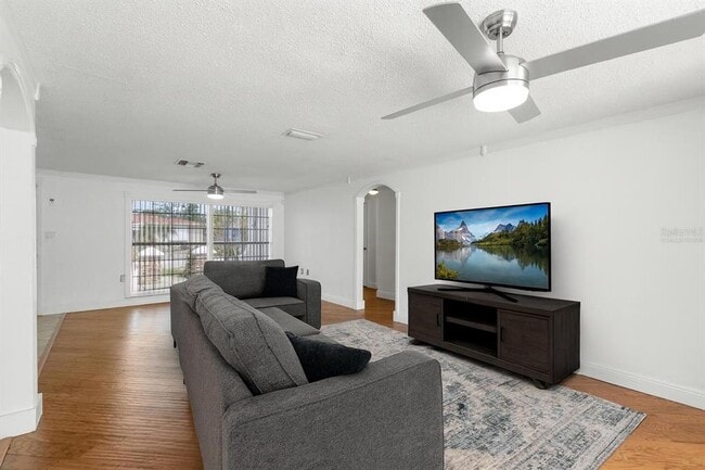 Building Photo - 7114 Parrot Dr