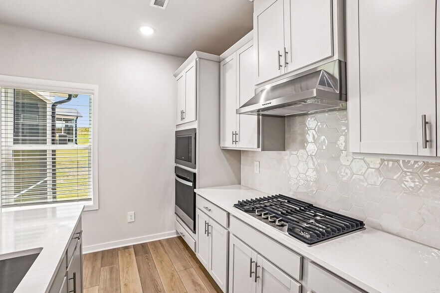 Building Photo - 528 Southland Dr