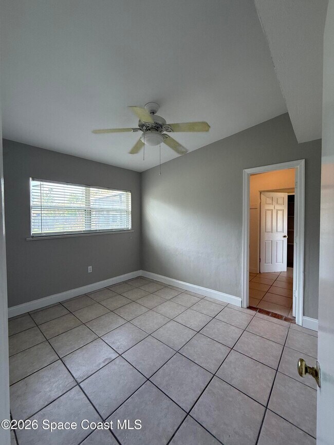 Building Photo - 910 S Orlando Ave