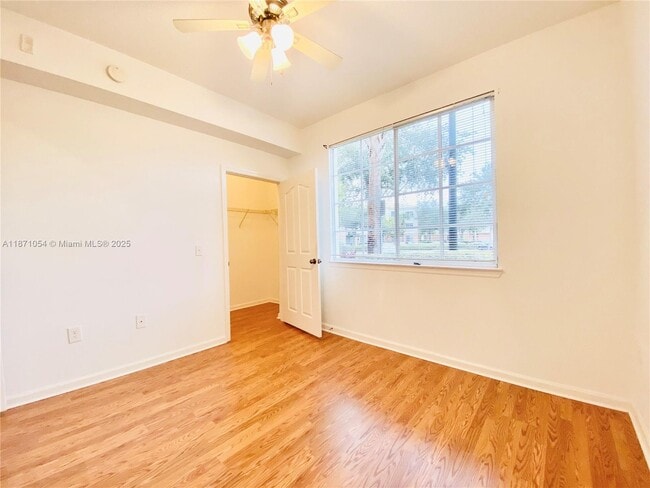 Building Photo - 1103 Myrtlewood Cir E