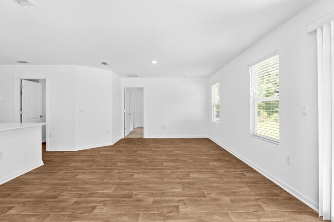 Building Photo - 353 Ardila Cir