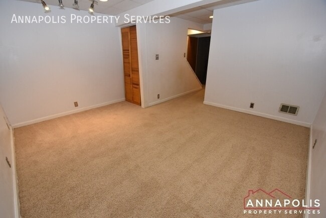 Building Photo - 7660 Fairbanks Ct