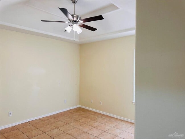 Building Photo - 13 West Dr