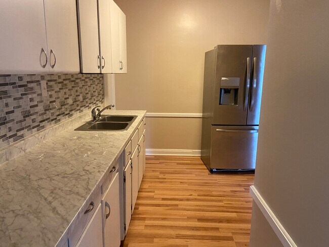 Building Photo - 408 Westmoreland Pl