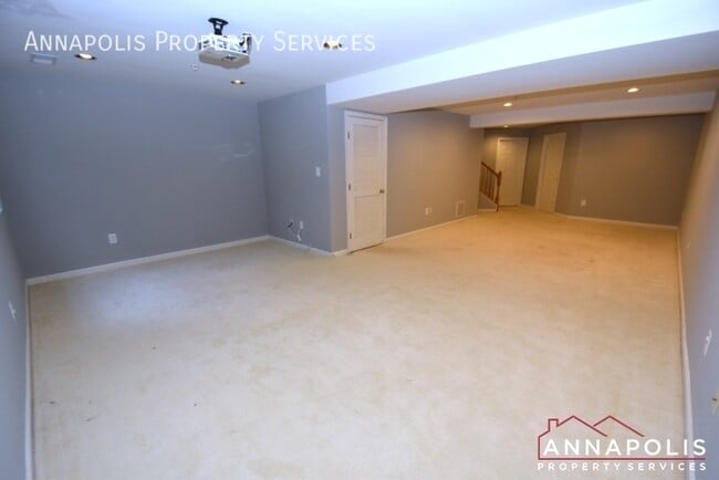 Building Photo - 916 Glaze Ct