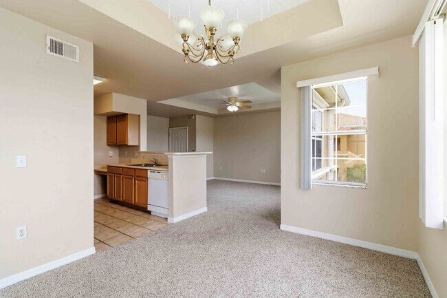 Building Photo - 1020 Villagio Cir