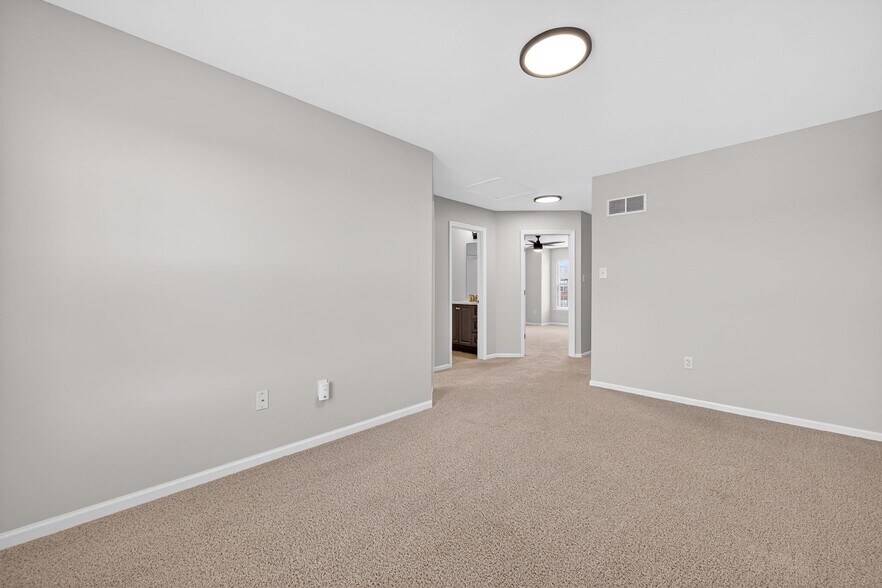 Building Photo - 373 Montclair Tower Dr