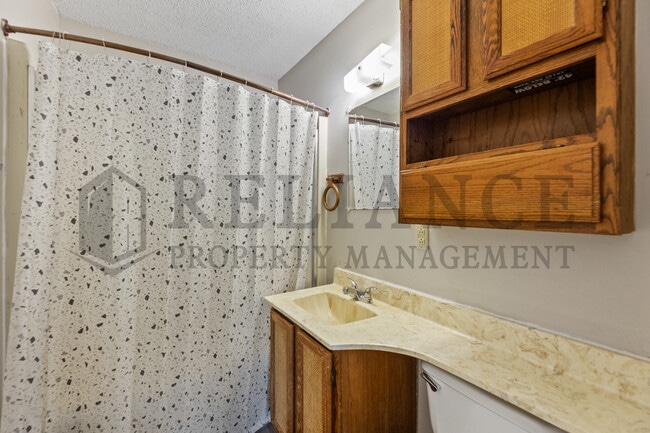 Building Photo - 1753 N Woodrow Ct