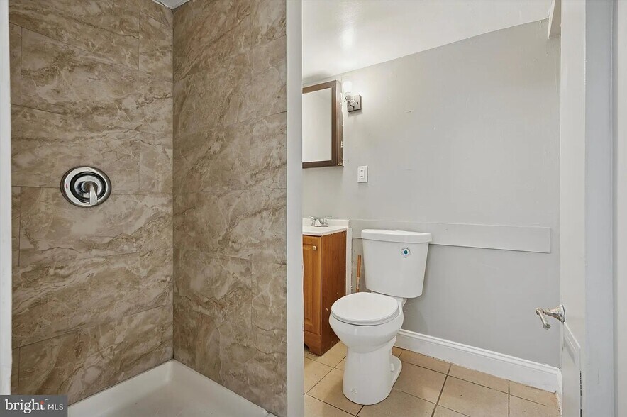 Building Photo - 1018 S 55th St