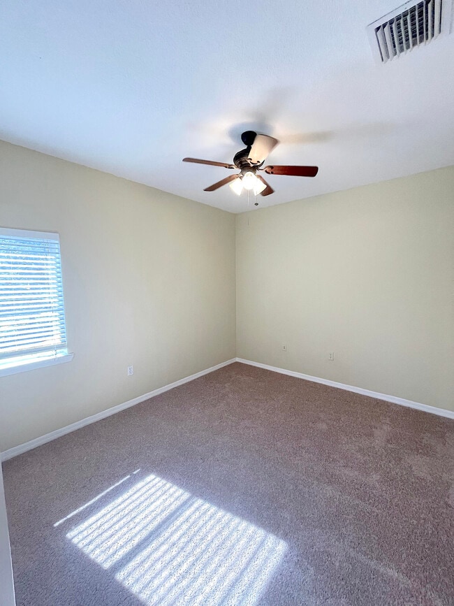 Building Photo - 1791 S Dovetail Dr