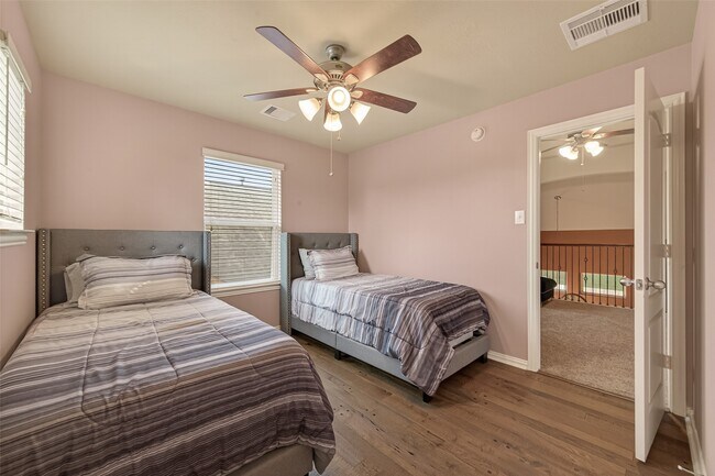 Building Photo - 4502 Mallory Creek Dr