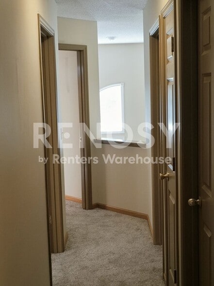Building Photo - 15284 Florist Cir