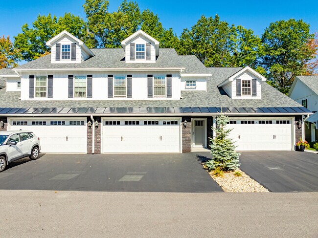 Primary Photo - 70 Arcadia Ct