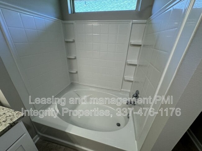 Building Photo - 231 S Lakepointe Dr