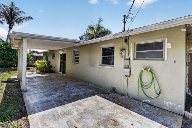 Building Photo - 101 E Beverly Rd