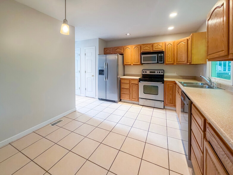 Building Photo - 103 Cadet Ct