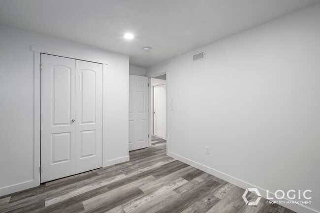 Building Photo - 5075 Rustic Patch Rd