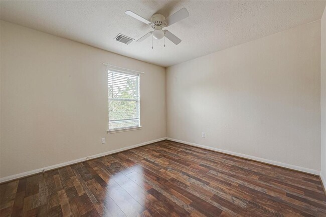 Building Photo - 18110 Shallow Leaf Ln