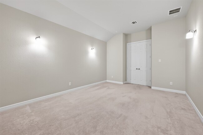 Building Photo - 4018 Martin Ridge Dr