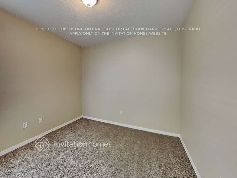 Building Photo - 12423 25th Ct E